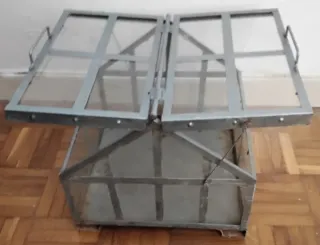 Invernadero abatible de cristal y metal