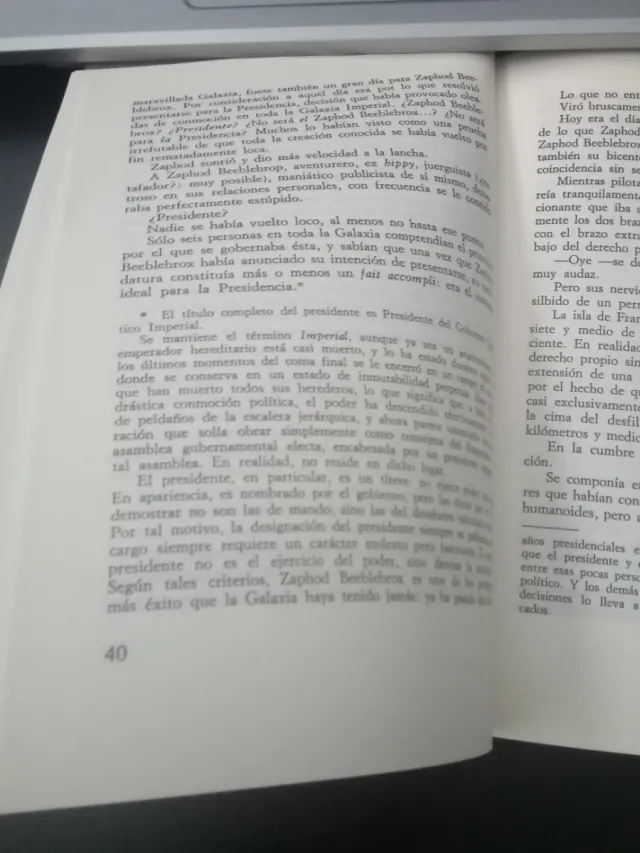Guía del autoestopista galáctico, Douglas Adams