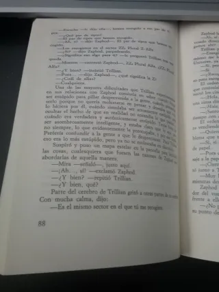 Guía del autoestopista galáctico, Douglas Adams