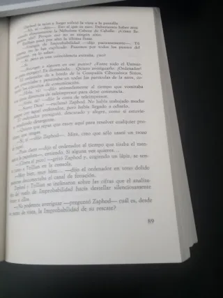 Guía del autoestopista galáctico, Douglas Adams