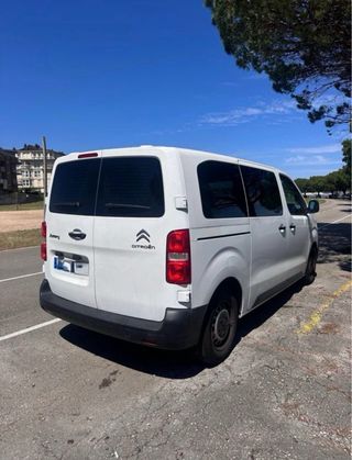 Alquiler furgoneta 9 plazas