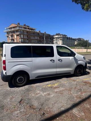 Alquiler furgoneta 9 plazas