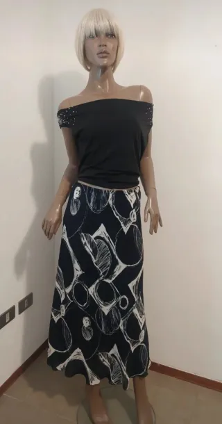 Gonna svasata fantasia nero/bianco