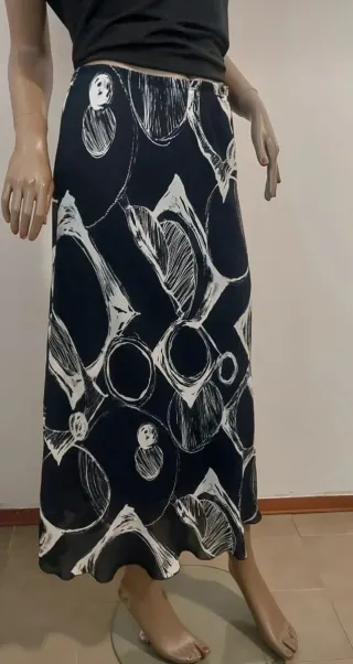 Gonna svasata fantasia nero/bianco