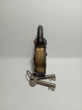 Candado ingles 1820 antiguo de colección