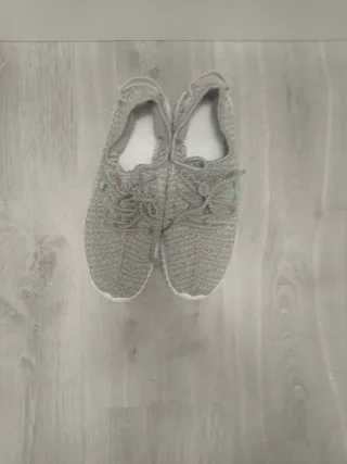 Zapatillas verdes y blancas talla 42