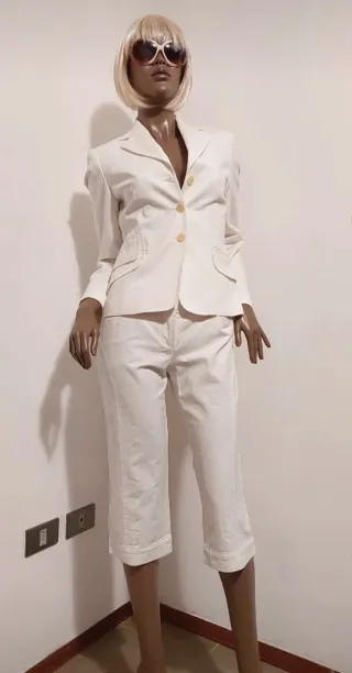 Tailleur Giacca e Pantaloni Pinocchietto bianco