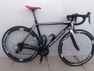 Bicicleta carbono Bergamont llantas carbono Vision