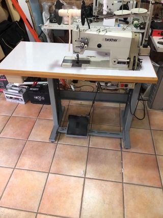 Máquina de coser Brother 2 agujas