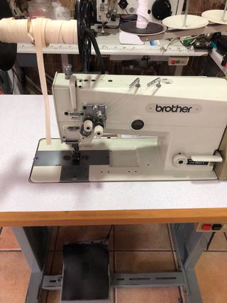 Máquina de coser Brother 2 agujas