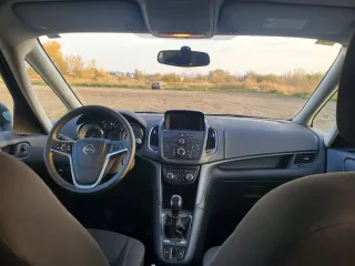 Opel Zafira Tourer 2015