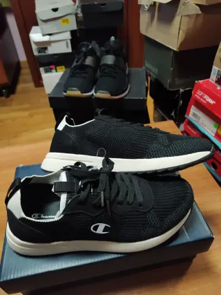 Zapatillas Champion Negras y Blancas