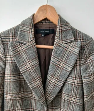 Blazer Zara Cuadros Marrón, esencia vintage