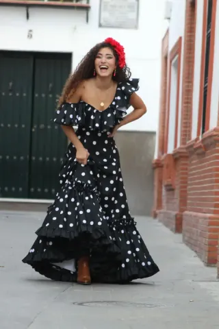 Batas rocieras con muchísimo vuelo y super cómodas