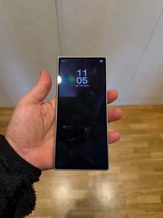 Samsung Galaxy Z Fold 7 Plata. Version  android 16