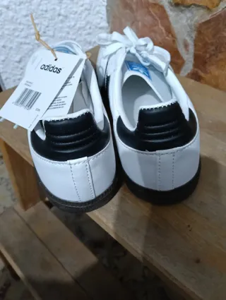 Similar Adidas Samba Talla 42 Blancas y Negras