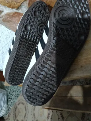 Similar Adidas Samba Talla 42 Blancas y Negras