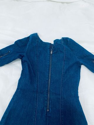 Vestido vaquero con cremallera