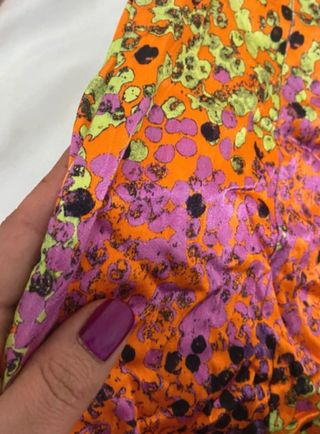 Vestido estampado naranja y rosa