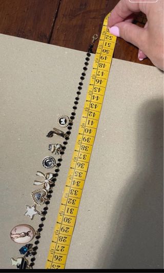 Collana con ciondoli bigiotteria