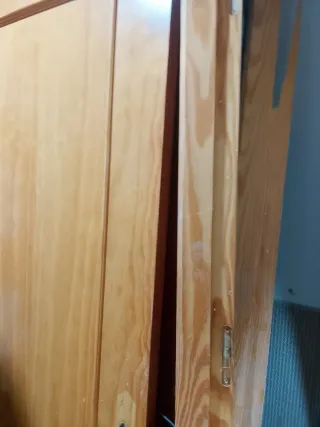 Puerta de madera interior