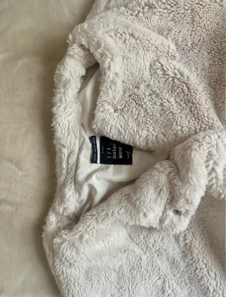 Abrigo pelo sintético beige