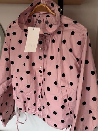 Chaqueta  Zara lunares rosa Talla S