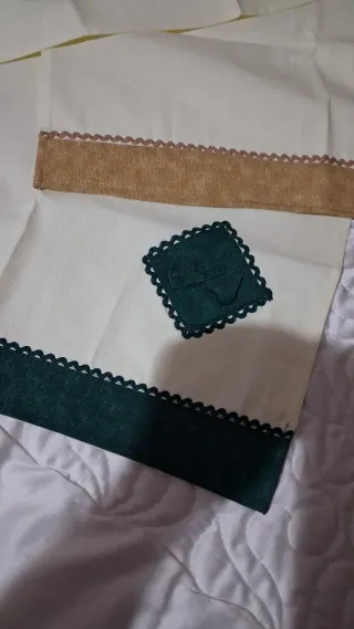 Tre canovacci ricamati