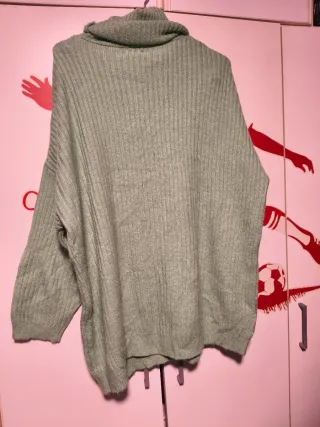 Jersey oversize cuello alto verde