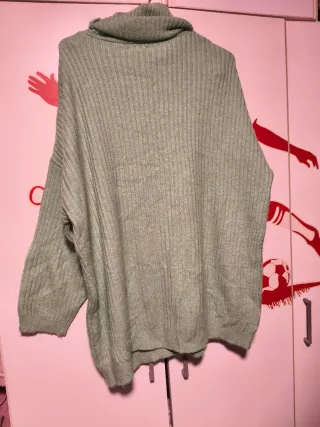 Jersey oversize cuello alto verde