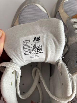 New Balance 2002R Gris Talla 44