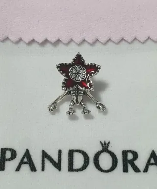 Charm Pandora Demogorgon de Stranger Things Plata