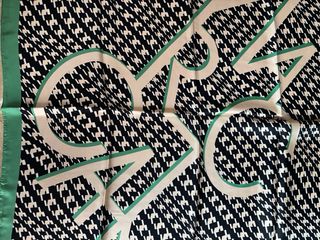 Pañuelo de seda Marc Cain