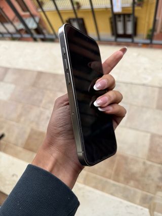 iPhone 16 Pro 128GB Titanio Batteria 89%