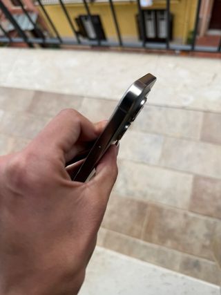 iPhone 16 Pro 128GB Titanio Batteria 89%