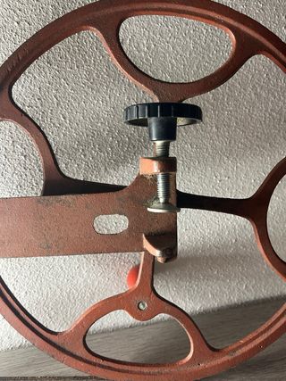 Antico avvolgitore manuale filati