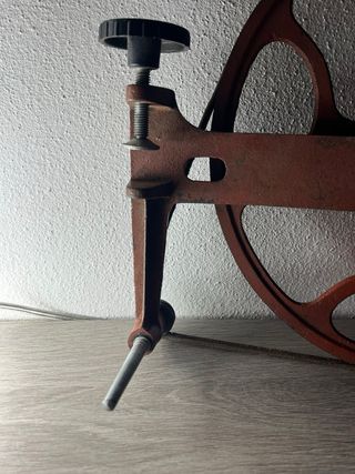 Antico avvolgitore manuale filati