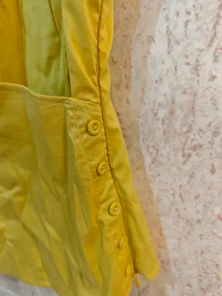 Blusa sin mangas H&M mostaza