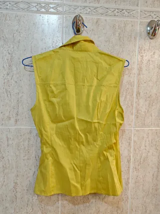 Blusa sin mangas H&M mostaza