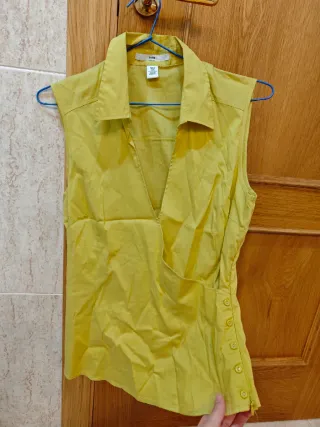 Blusa sin mangas H&M mostaza