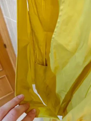 Blusa sin mangas H&M mostaza