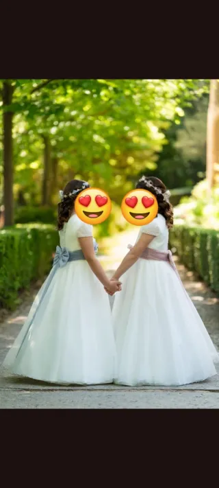 Vestido de comunión niña blanco y azul empolvado.