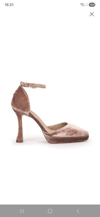 Zapatos Varsovia rosas atados al tobillo