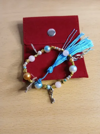 Pulsera con Dijes y Abalorios + regalo