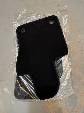 Tapettini per yeep renegade