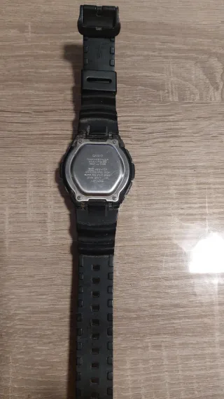 Reloj Casio AQW-101 Termosensor,no tiene la bateri