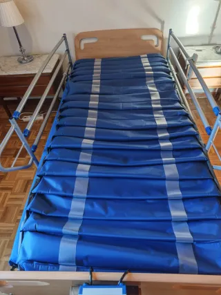 Cama articulada eléctrica + colchón antiescaras