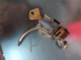 cerradura de porton trasero seat 600