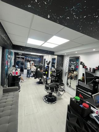 Se alquila puesto de barbero