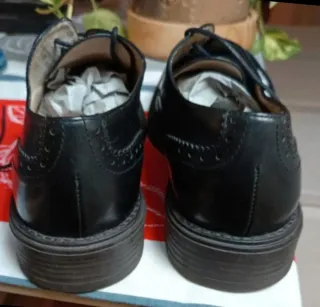 Zapatos de piel negros talla 40